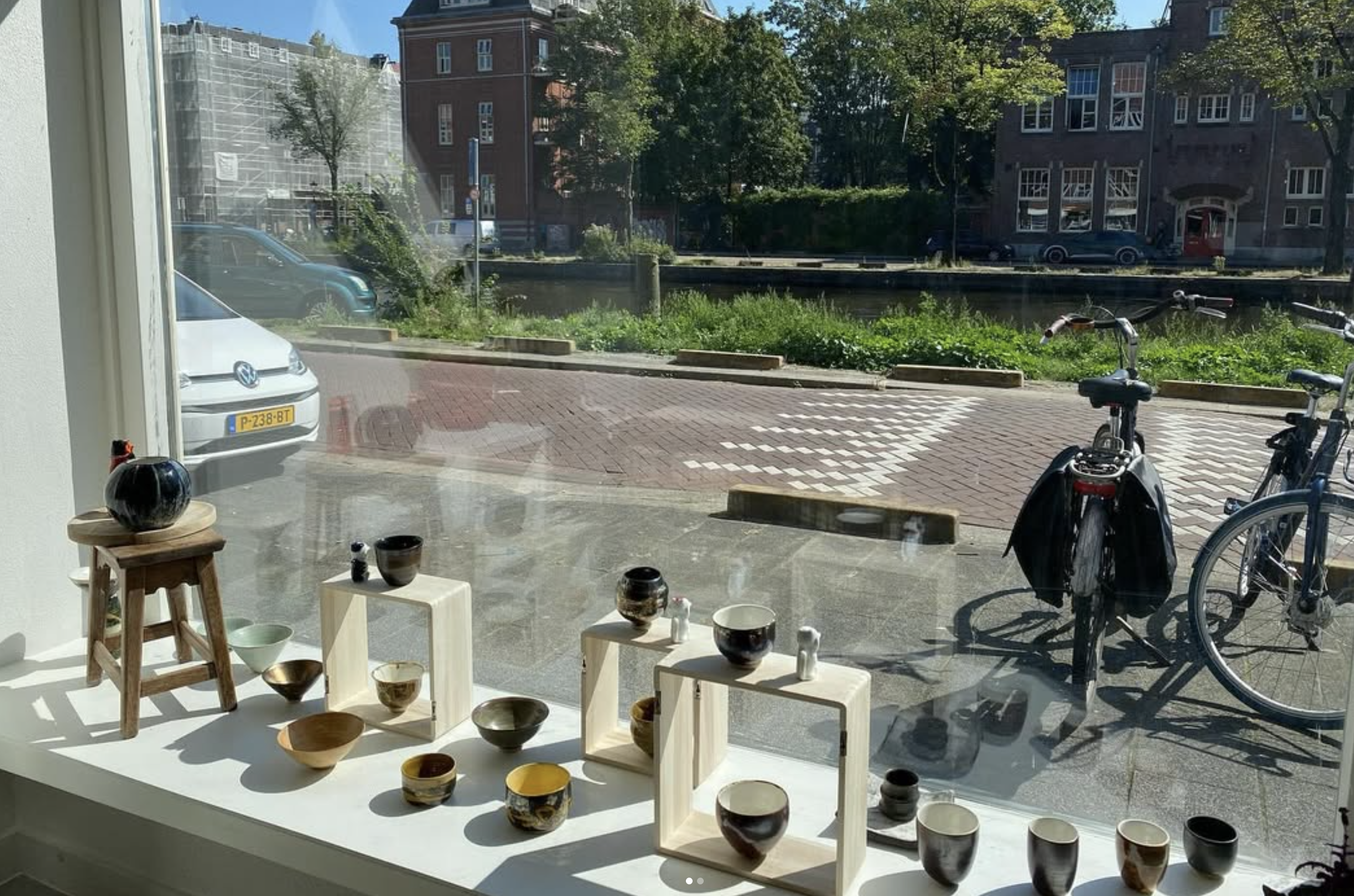Zhenzhen Ceramics gallery image